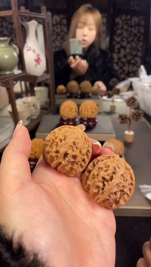 【闪购商品】文玩核桃把件苹果园41尺-4