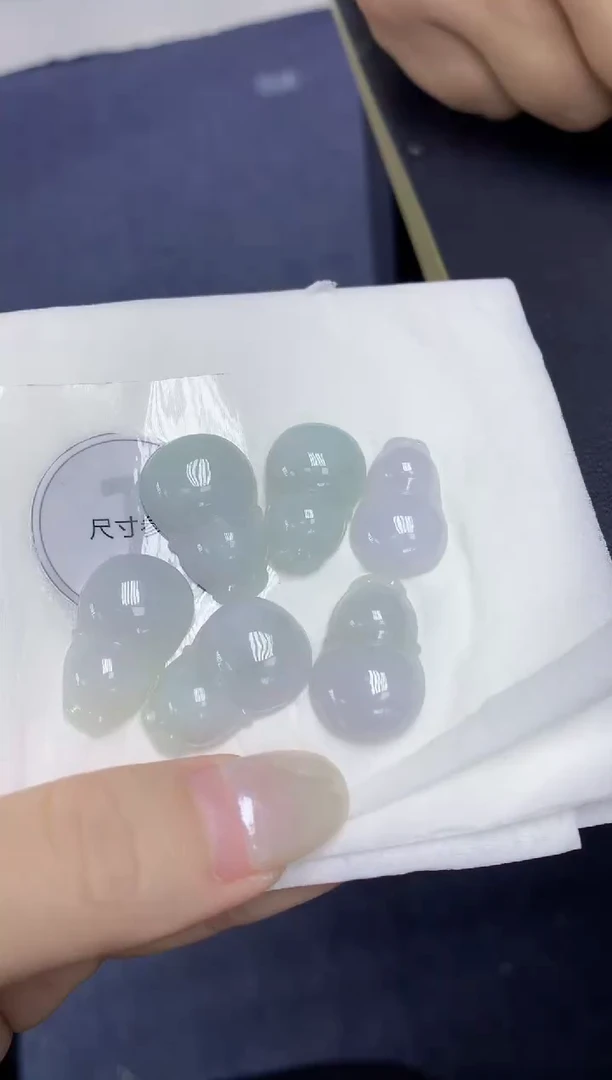 翡翠未镶嵌颈饰天然缅甸翡翠A货多样性发其一