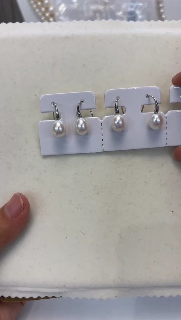 【闪购商品】淡水珍珠耳饰银S925镶嵌耳钩随机发一对不能指定