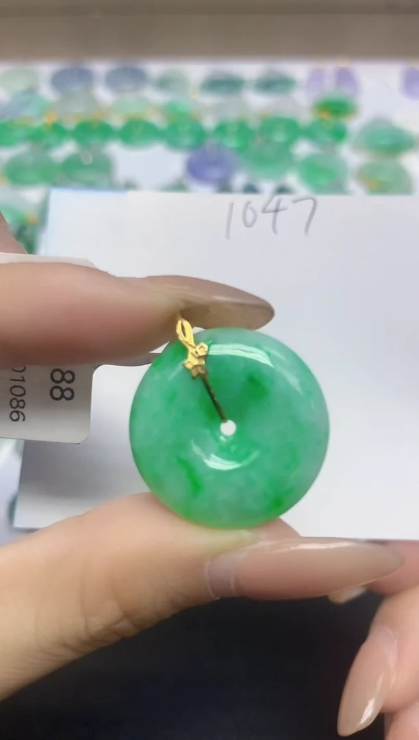 颈饰18K金镶嵌翡翠天然缅甸翡翠A货翡翠百元以上9元证书费自理