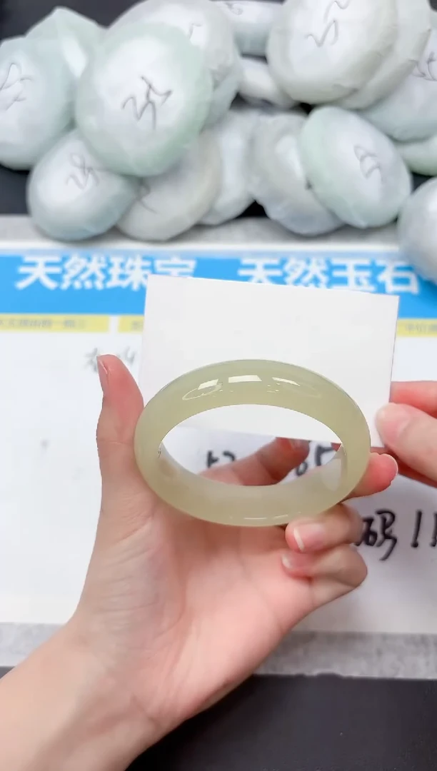 未镶嵌手镯石英质玉164-56.5