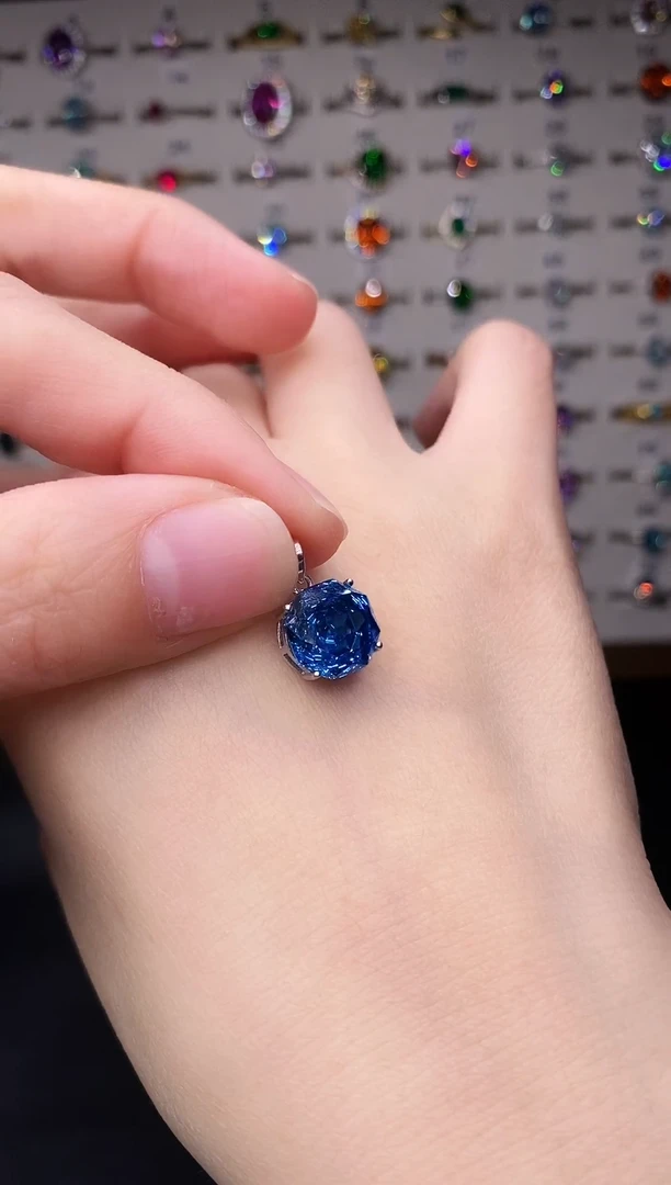 10克拉蓝宝石（处理）欧美风吊坠