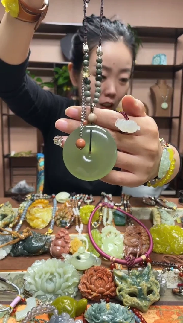 未镶嵌岫玉吊坠·