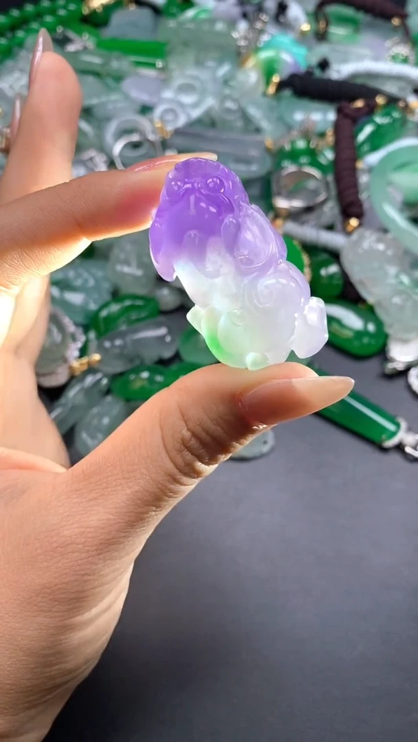 颈饰未镶嵌翡翠(配扣头多样性发其一）92