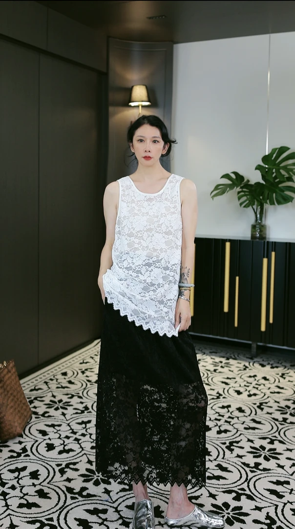 UWS2503068时尚设计蕾丝无袖马甲背心