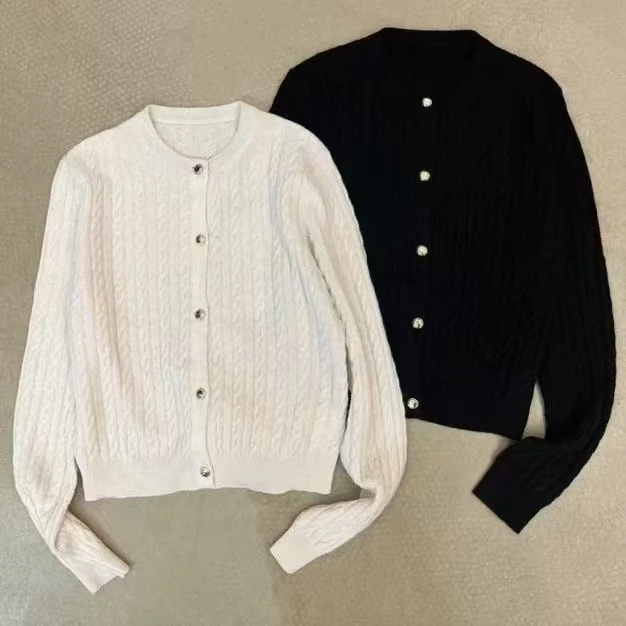 特！版衣米色开衫 款号YP8100