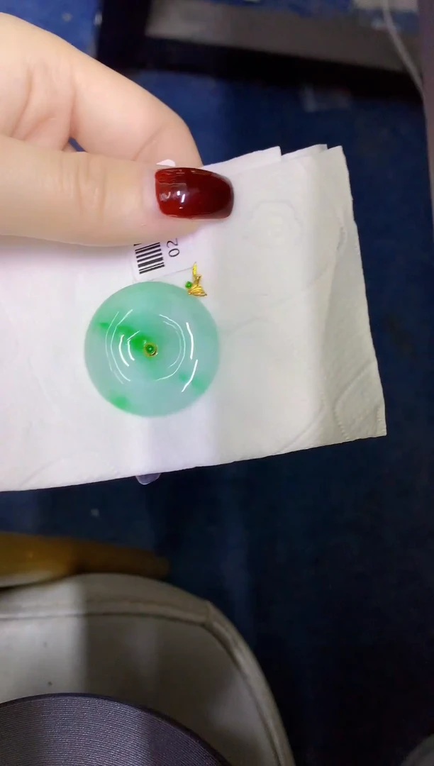 颈饰18K金镶嵌翡翠缅甸天然翡翠A货