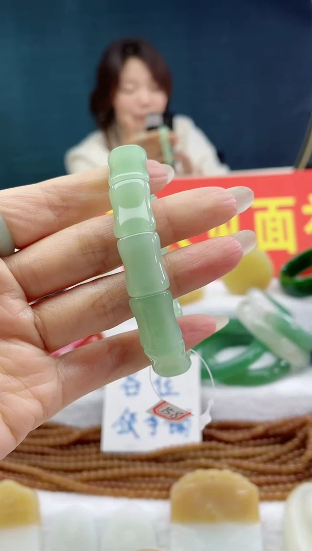 【闪购商品】石英质玉颈饰未镶嵌1