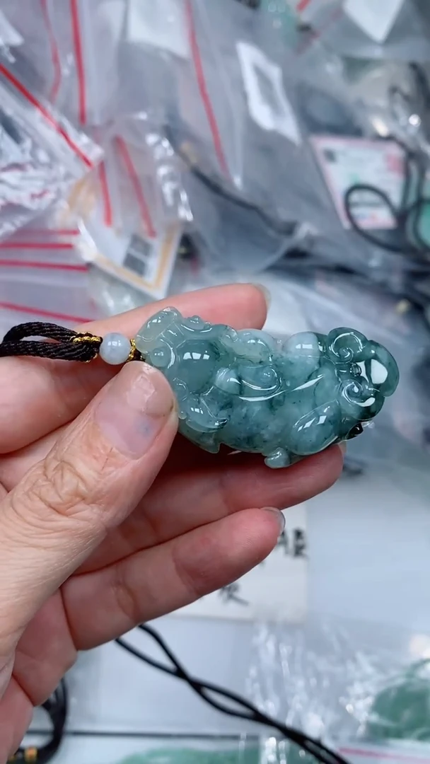 颈饰未镶嵌翡翠吊坠