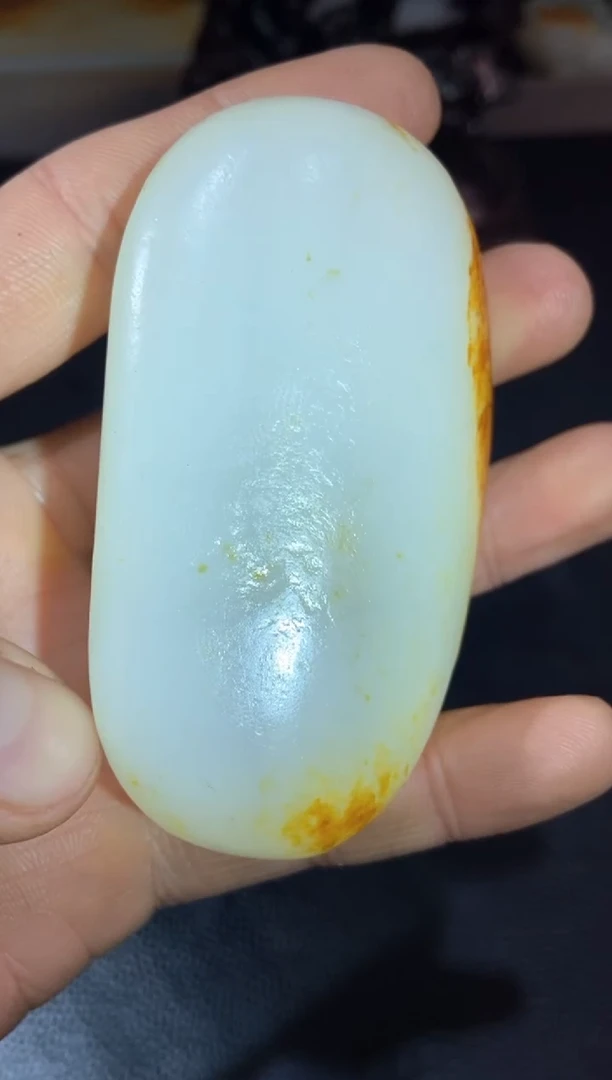 未镶嵌和田玉把件时****，和田玉