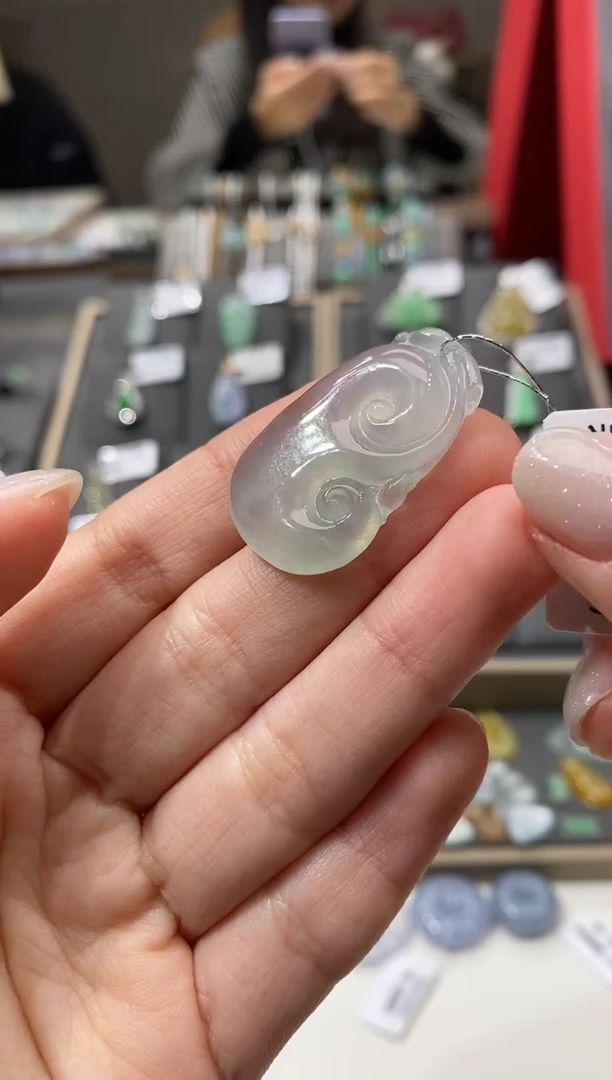 颈饰未镶嵌翡翠如意