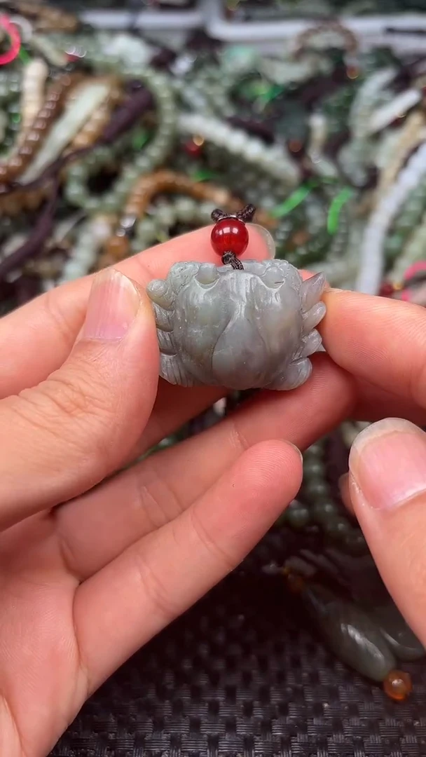 和田玉未镶嵌颈饰1