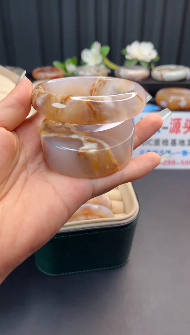 未镶嵌手镯石英质玉赠送镯心（61圈口）