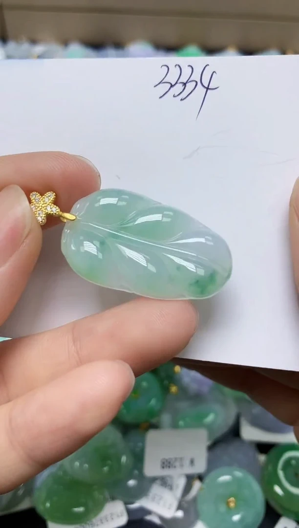 翡翠未镶嵌颈饰 天然缅甸翡翠A货