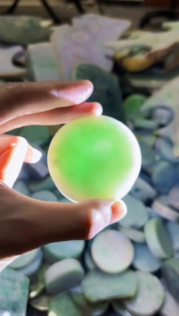 【闪购商品】翡翠颈饰未镶嵌A货吴玉303