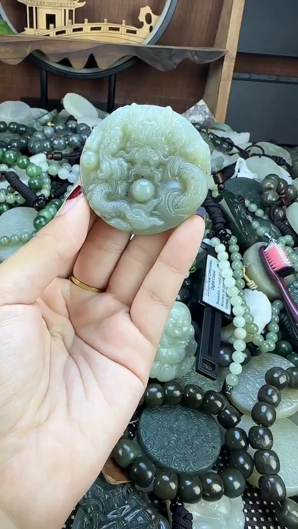 颈饰未镶嵌和田玉1