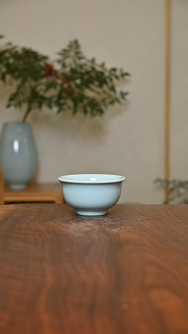 压手杯 天青 微瑕 朱晓辉款