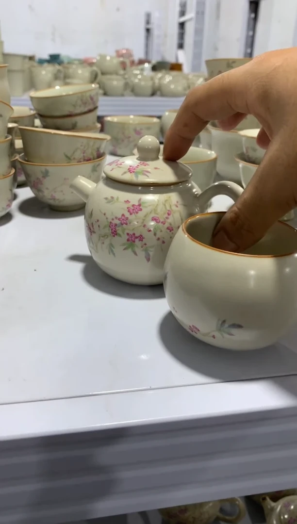 茶壶、盖碗、主人杯、客杯（轻轻微瑕介意勿拍）