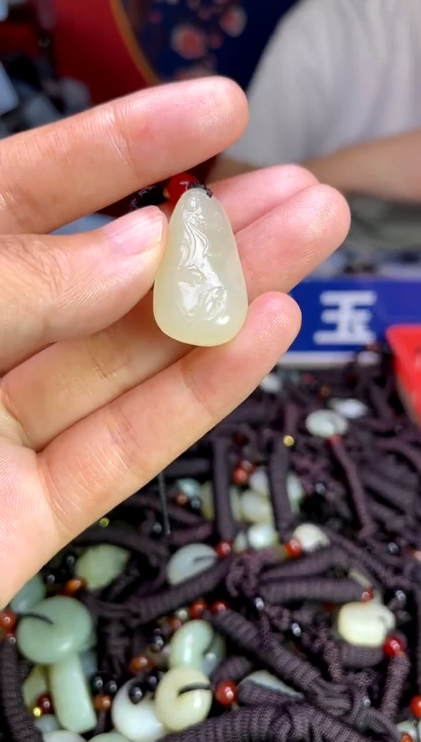 未镶嵌和田玉挂件1