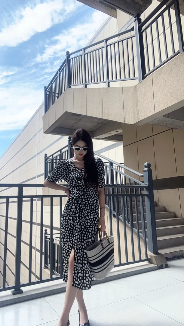 25夏法式大波点优雅精致浪漫收腰夏季显瘦连衣裙