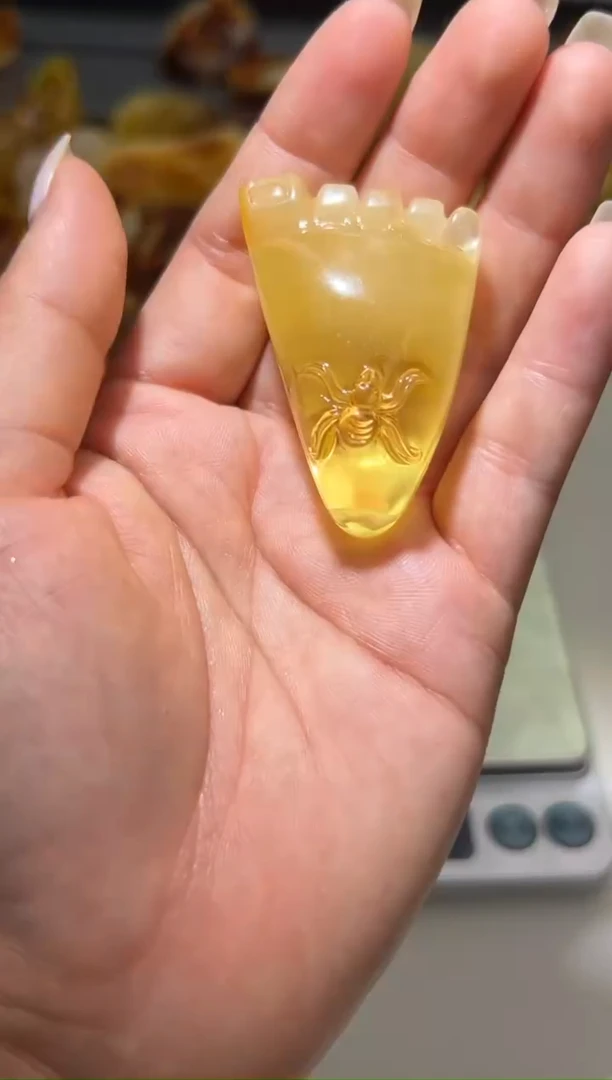 裸石琥珀未镶嵌琥珀蜜蜡吊坠