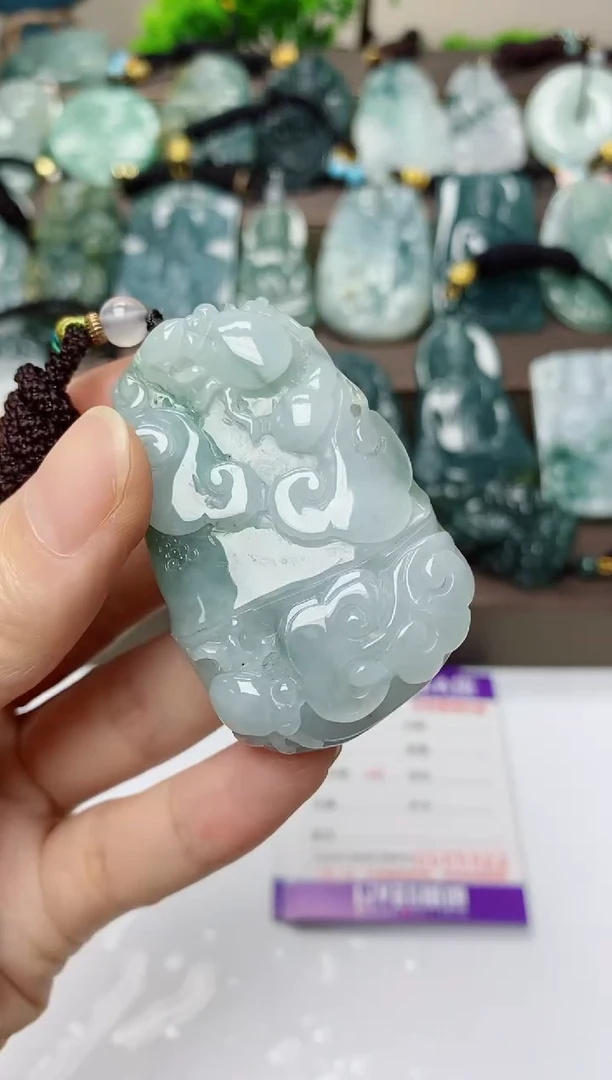 翡翠未镶嵌颈饰