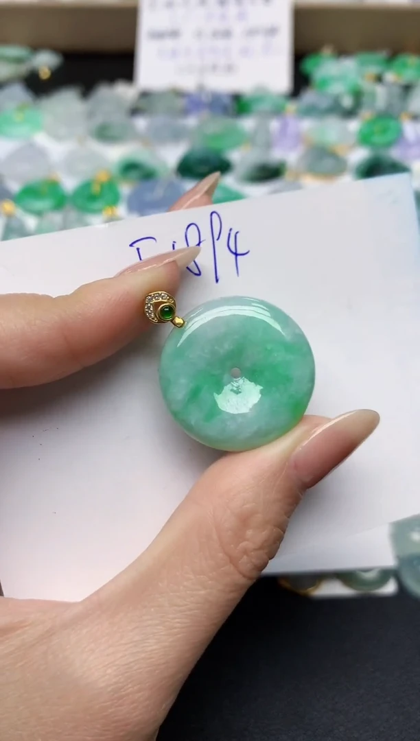 颈饰未镶嵌翡翠天然缅甸A货翡翠百元以上9元证书费自理