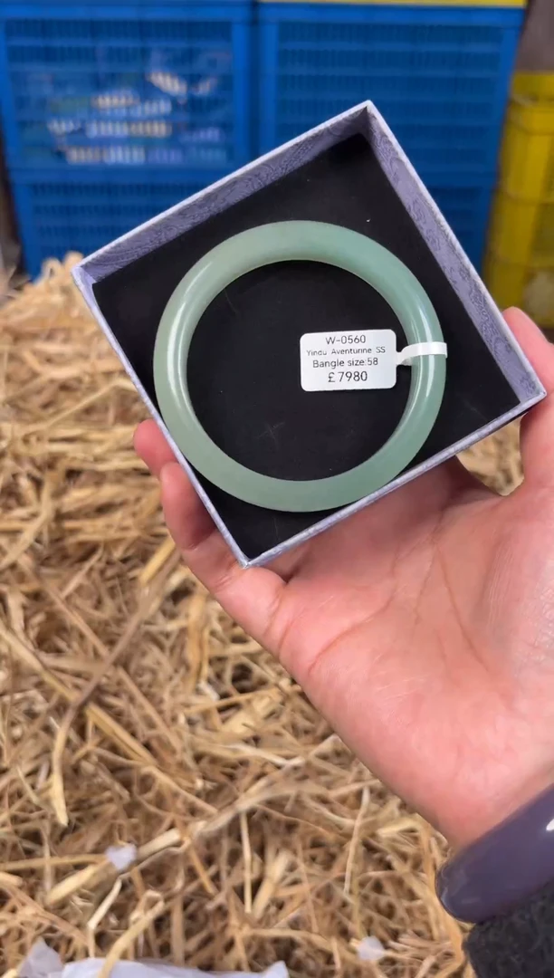 未镶嵌手镯石英质玉W0560