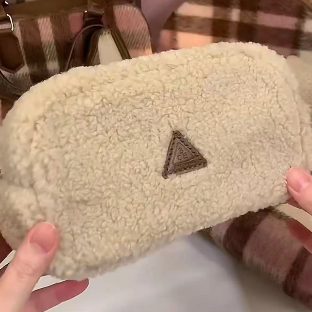 3ce毛绒迷你化妆包