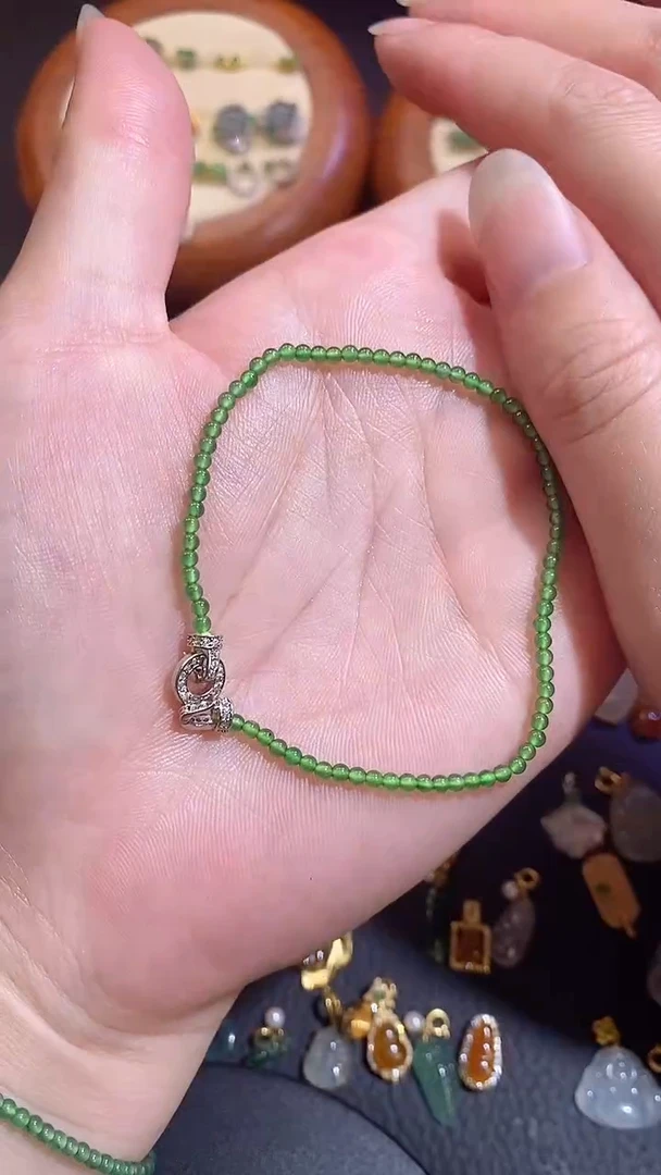 翡翠未镶嵌颈饰1111111111