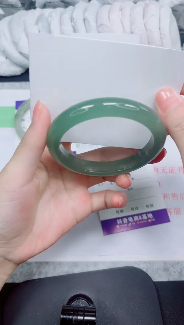 石英质玉手镯未镶嵌101-60