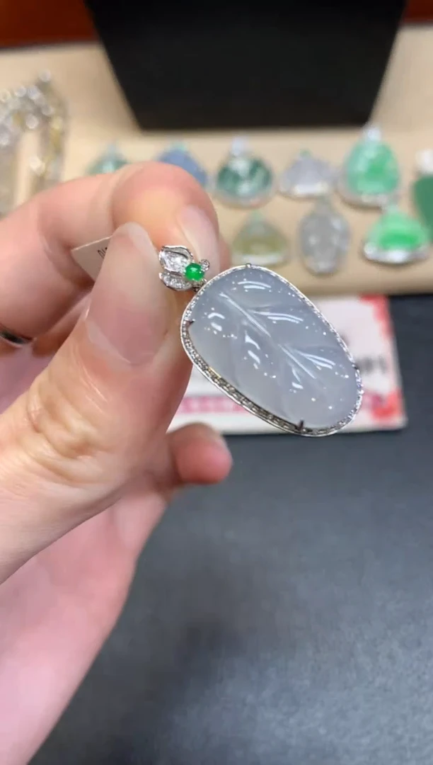 【闪购商品】翡翠颈饰18K金镶嵌【无鉴赏期】