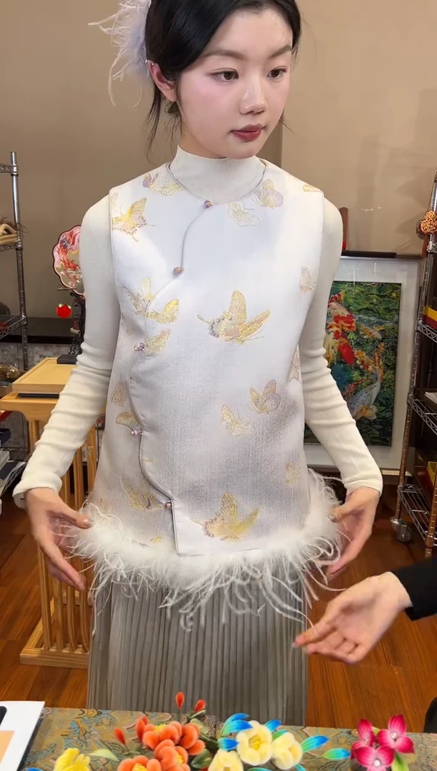 刺绣L 105-120上久楷晴春戏蝶