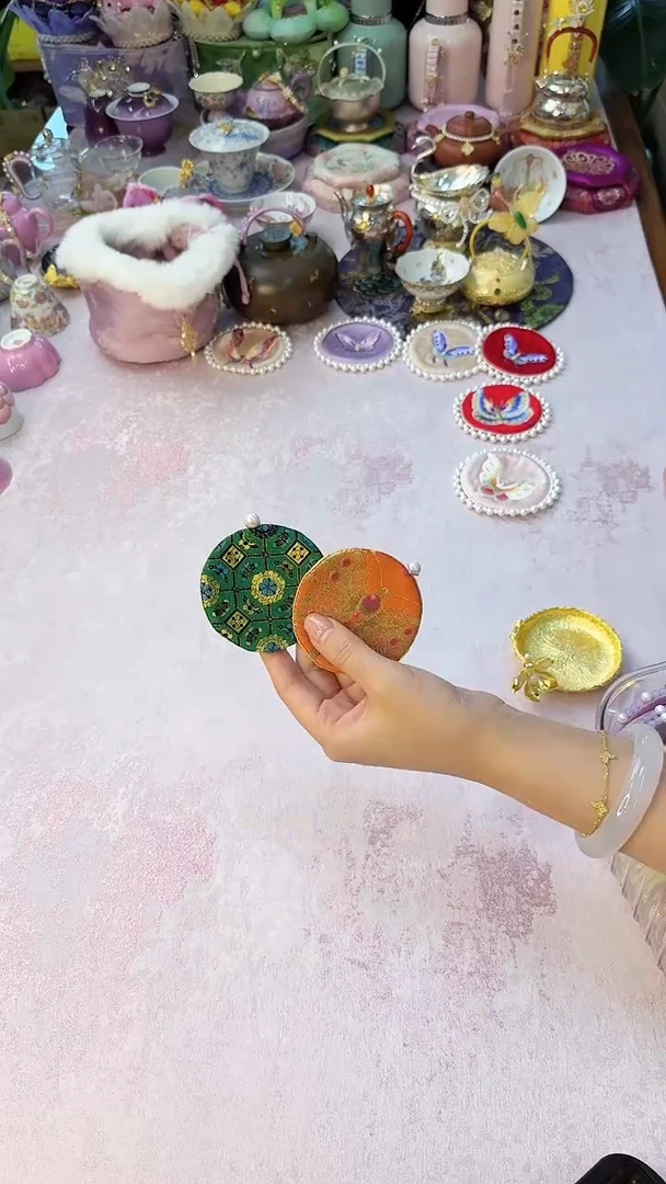 19两件套组宋锦织金小杯垫