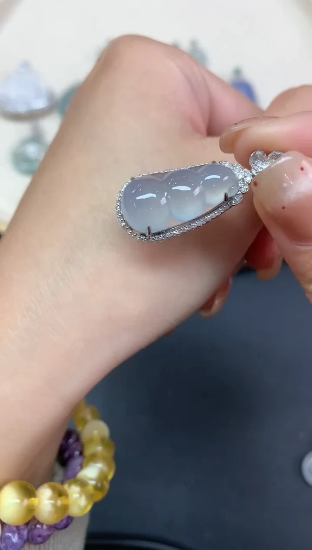 【闪购商品】翡翠吊坠(不含链)18K金镶嵌吊坠A340|9800