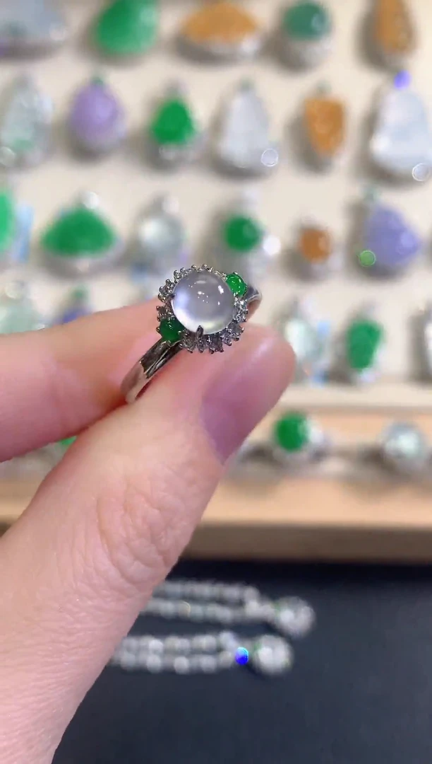 18K金镶嵌戒指翡翠冬日珠宝Q105