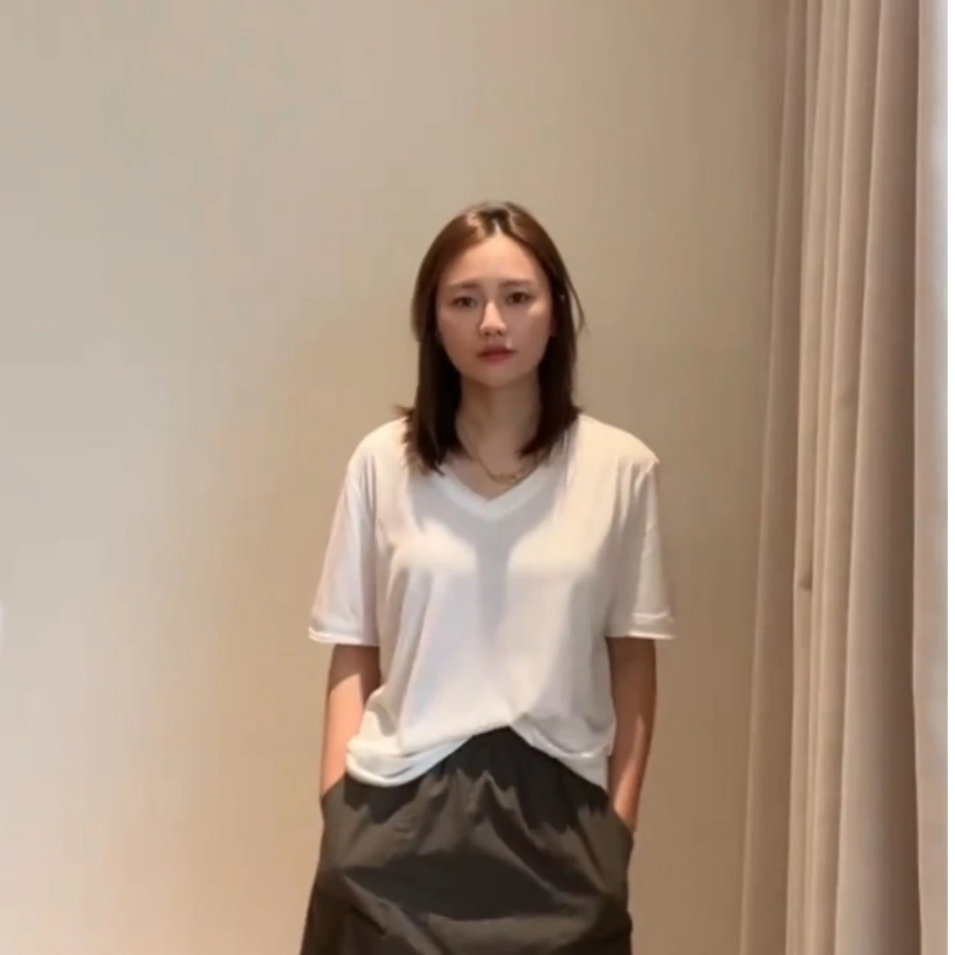 慵懒风纯色V领短袖T恤 夏季凉感棉休闲上衣百搭简约宽松