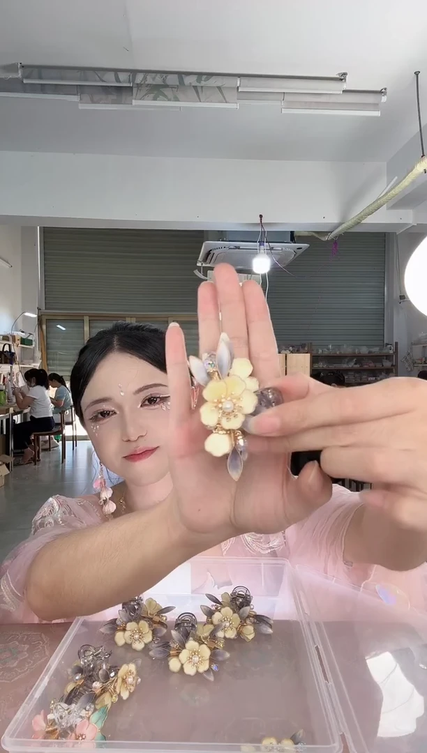 合金无404非遗绒花小抓夹