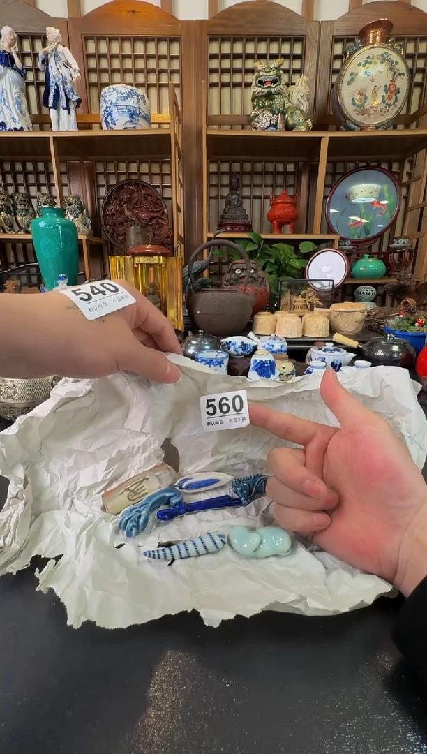 摆件  注意：回流商品，默认有瑕，不退不换。