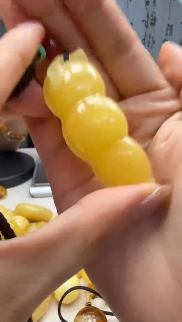 裸石琥珀未镶嵌如图