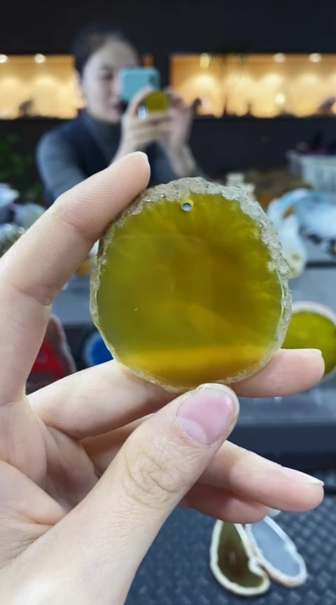 未镶嵌颈饰玛瑙/玉髓龙*侠玛瑙