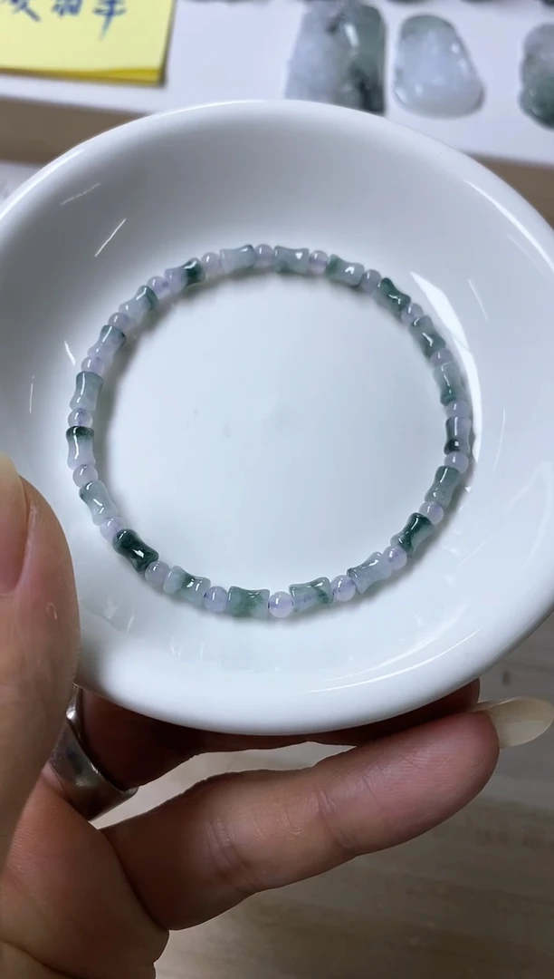 颈饰未镶嵌翡翠诗****?30天然缅甸翡翠A货