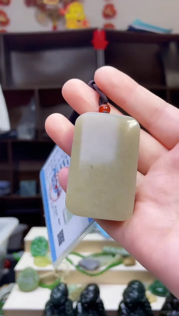 和田玉未镶嵌颈饰1