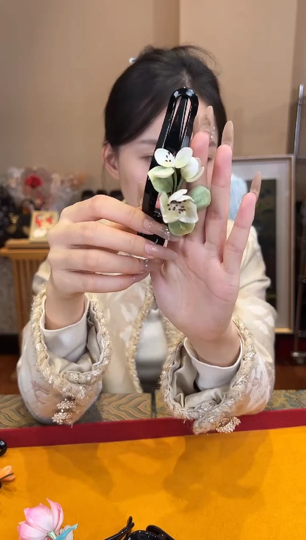 刺绣非遗绒花（发饰）