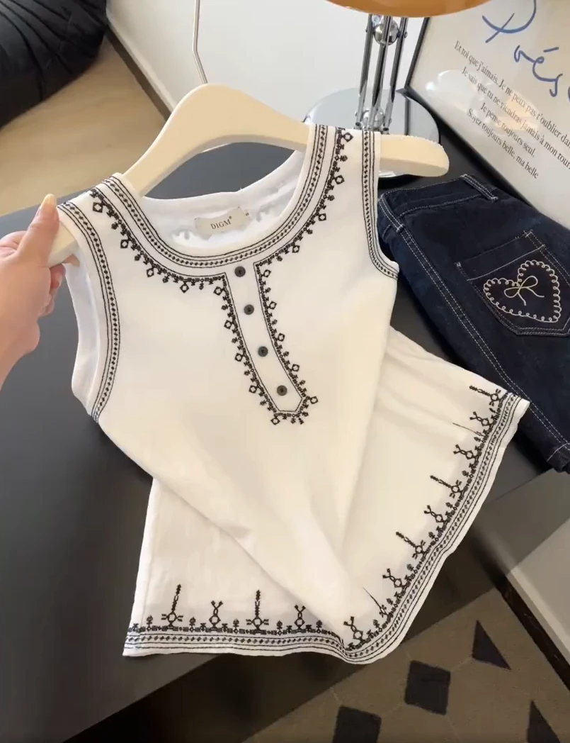 2025新款夏日松弛感刺绣吊带背心女夏季新款通勤百搭宽松无袖上衣