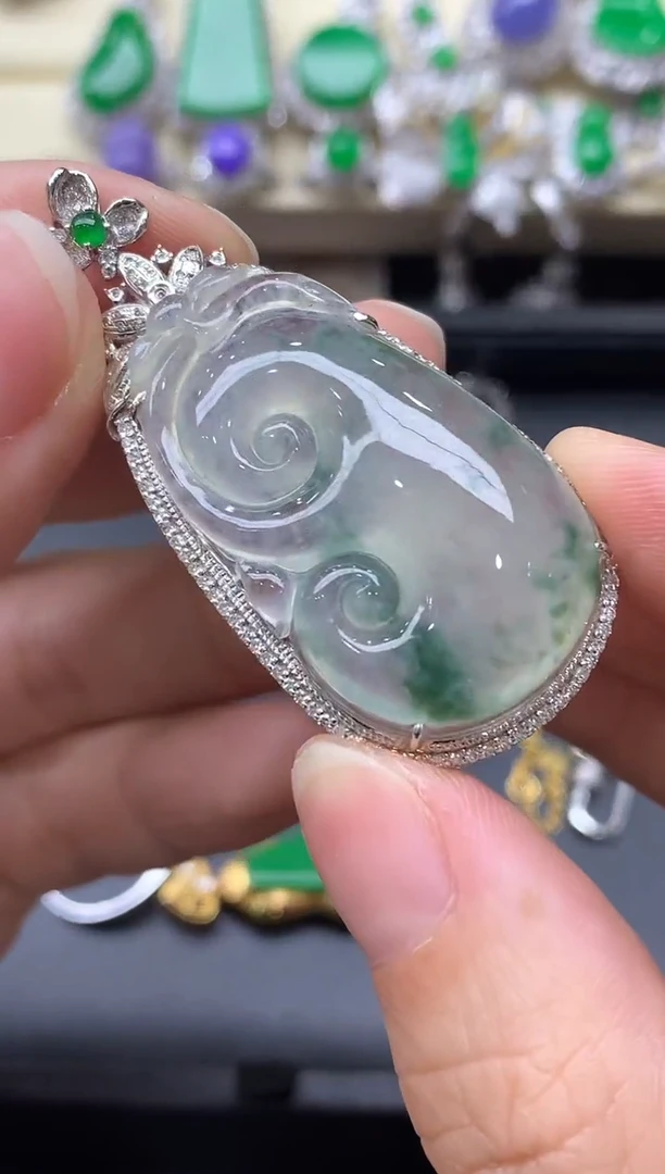 颈饰18K金镶嵌翡翠572-中国好珍宝