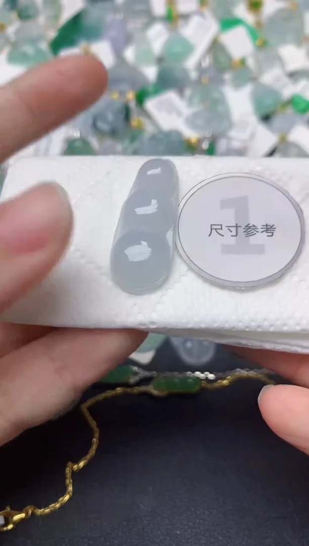 颈饰未镶嵌翡翠天然翡翠A货