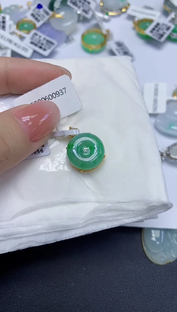 颈饰未镶嵌翡翠天然缅甸翡翠A货多样性发一件