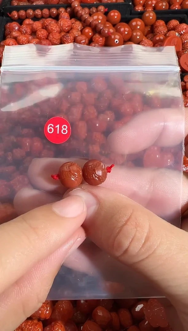 颈饰未镶嵌南红玛瑙1