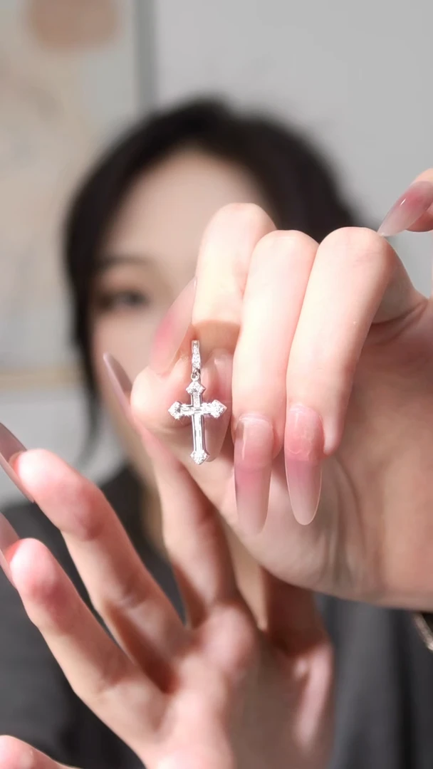 合成碳硅石925银莫桑闪亮十字架耳挂*2MSE.362